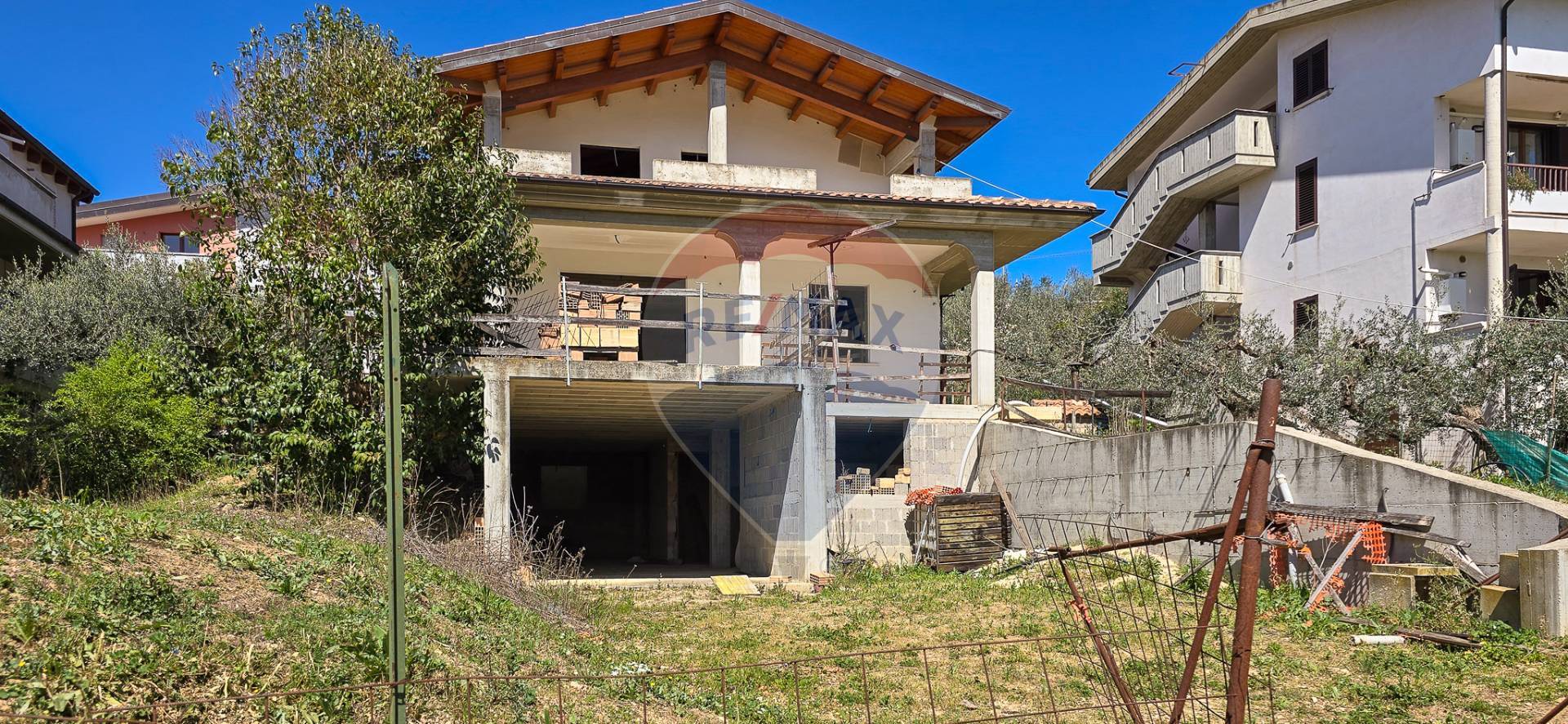 Casa indipendente di 335 mq a Collecorvino