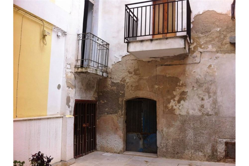 Villa Unifamiliare - Indipendente TRIGGIANO vendita    RE/MAX Acquachiara