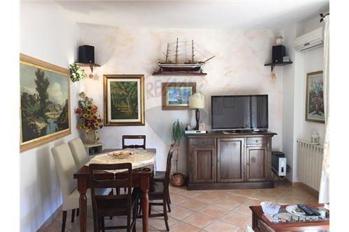 Appartamento MONTE ARGENTARIO vendita  Porto Santo Stefano - Centro  RE/MAX Silver