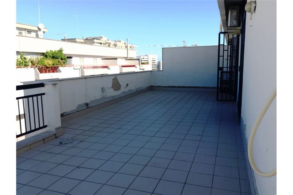  bari affitto quart: s. pasquale re-max-acquachiara