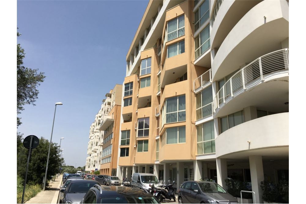 Ufficio - Loc.Com. BARI vendita  Poggiofranco  RE/MAX Acquachiara