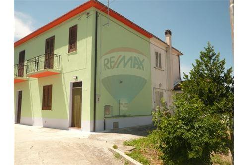 Villa Bifamiliare TORNARECCIO vendita    RE/MAX People