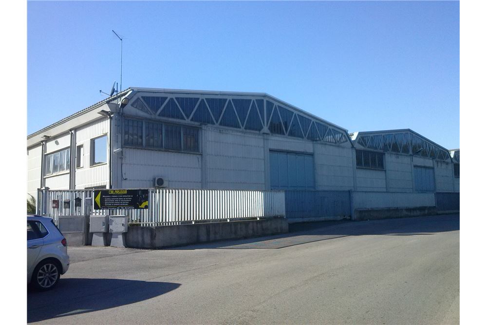 Capannone Commerciale ROMA affitto  Aurelio Boccea  RE/MAX Belladomus