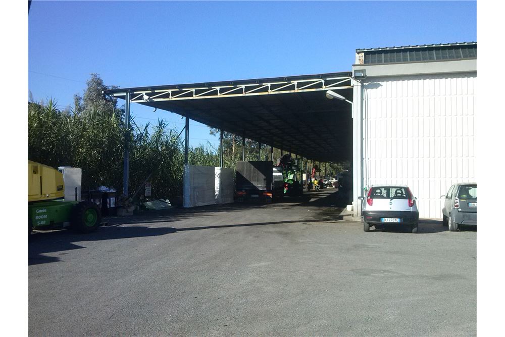 Capannone Commerciale ROMA affitto  Aurelio Boccea  RE/MAX Belladomus
