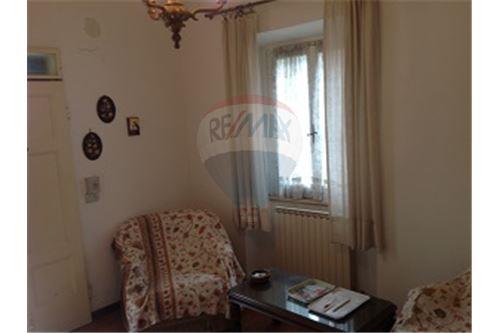 Appartamento BUCINE vendita    RE/MAX Medicea 2