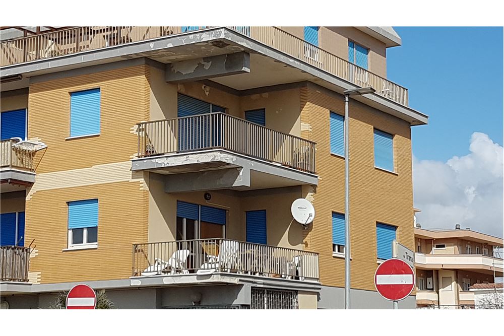 Appartamento POMEZIA vendita  Torvaianica  RE/MAX Belladomus