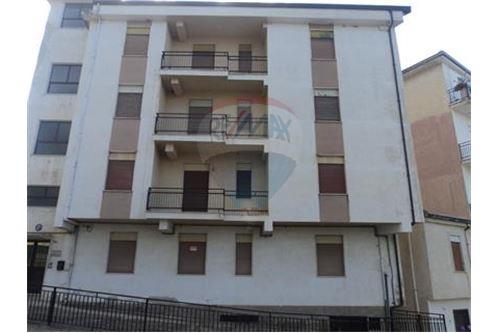  italia vendita quart: corigliano calabro centro re/max team