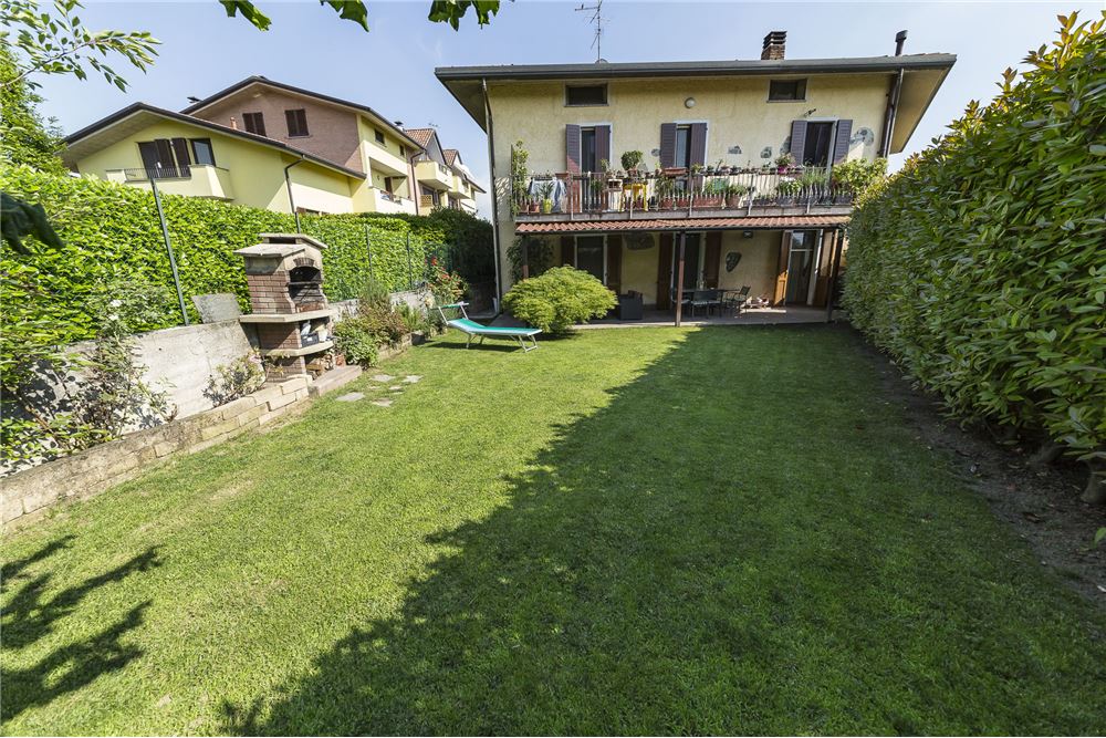 Villa Unifamiliare - Indipendente BESANA IN BRIANZA vendita    RE/MAX Futura Immobiliare