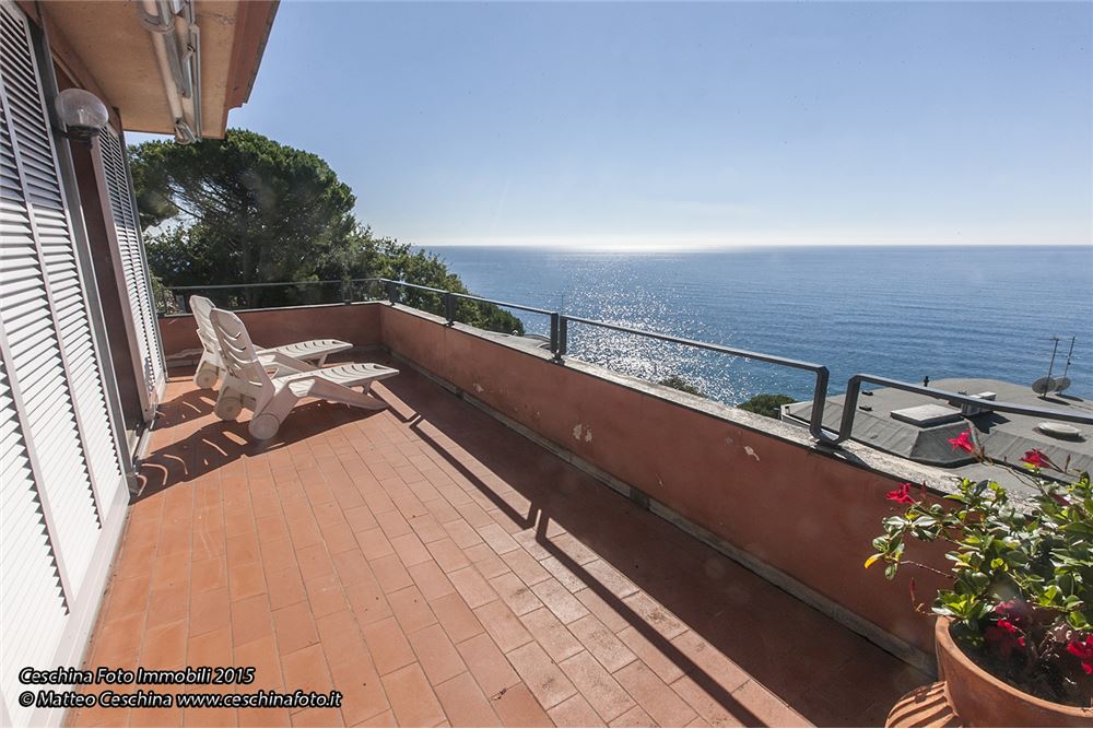 Appartamento ARENZANO vendita    RE/MAX Med