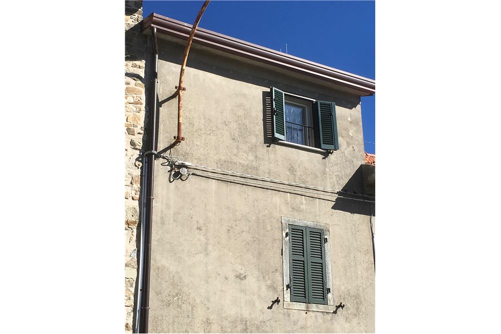 Rustico - Cascina PONTREMOLI vendita  Zona Montelungo  RE/MAX Alfa