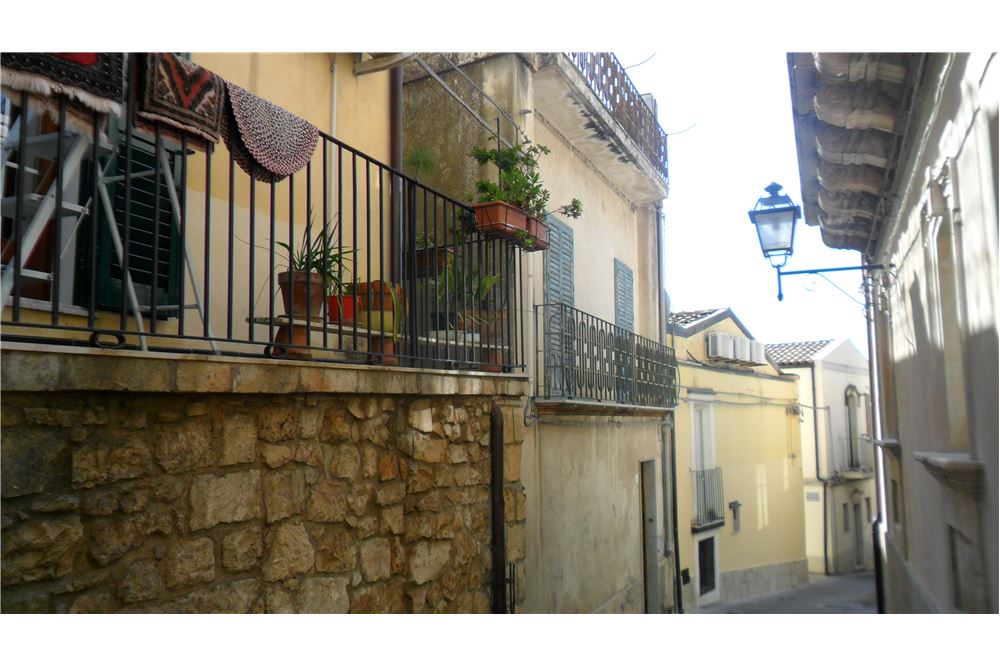  modica vendita quart: centro storico re/max prima classe