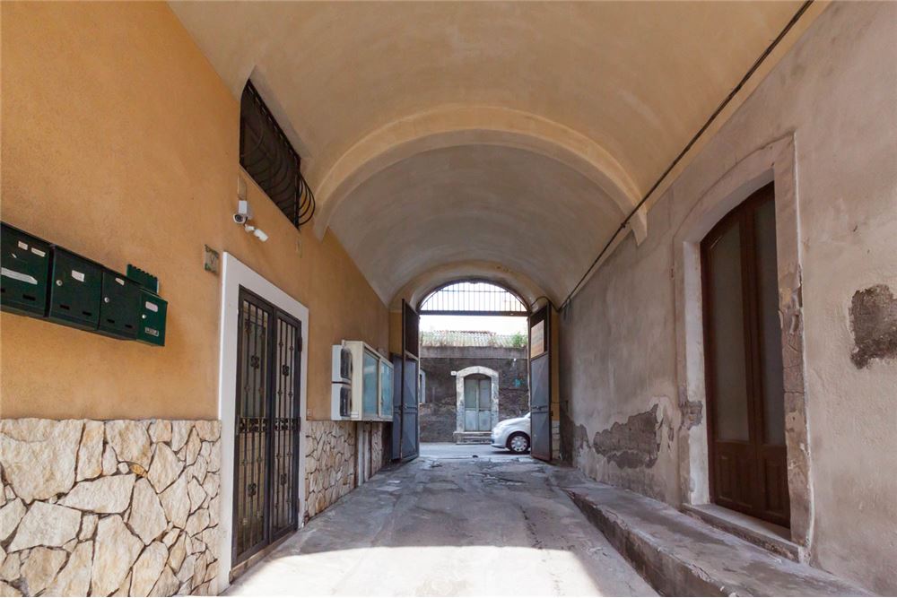  catania vendita quart: villa bellini re-max-city-home