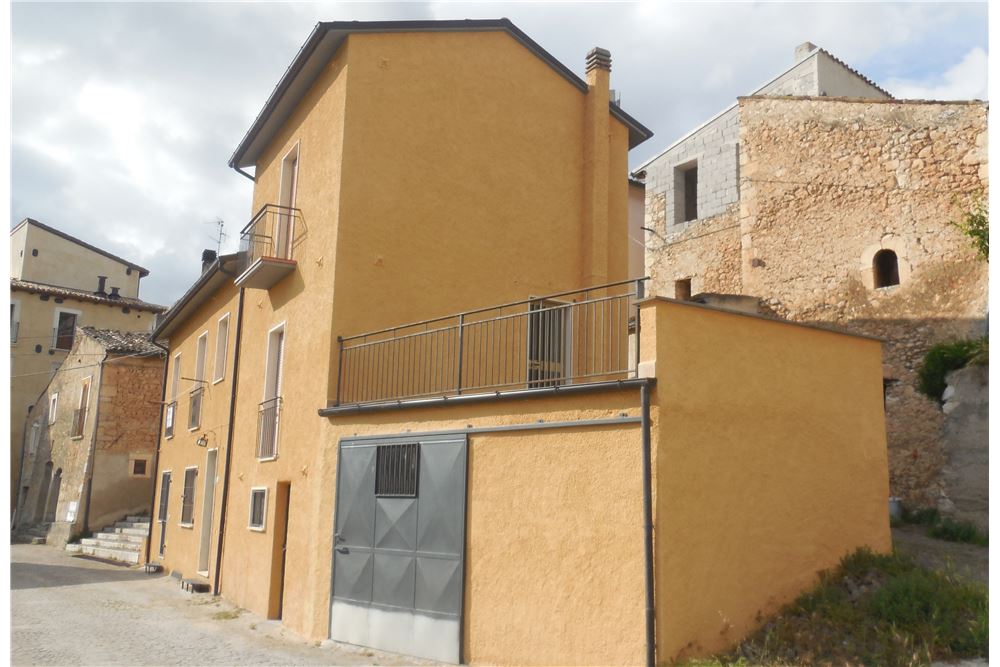  san pio delle camere vendita quart:  re/max eagle