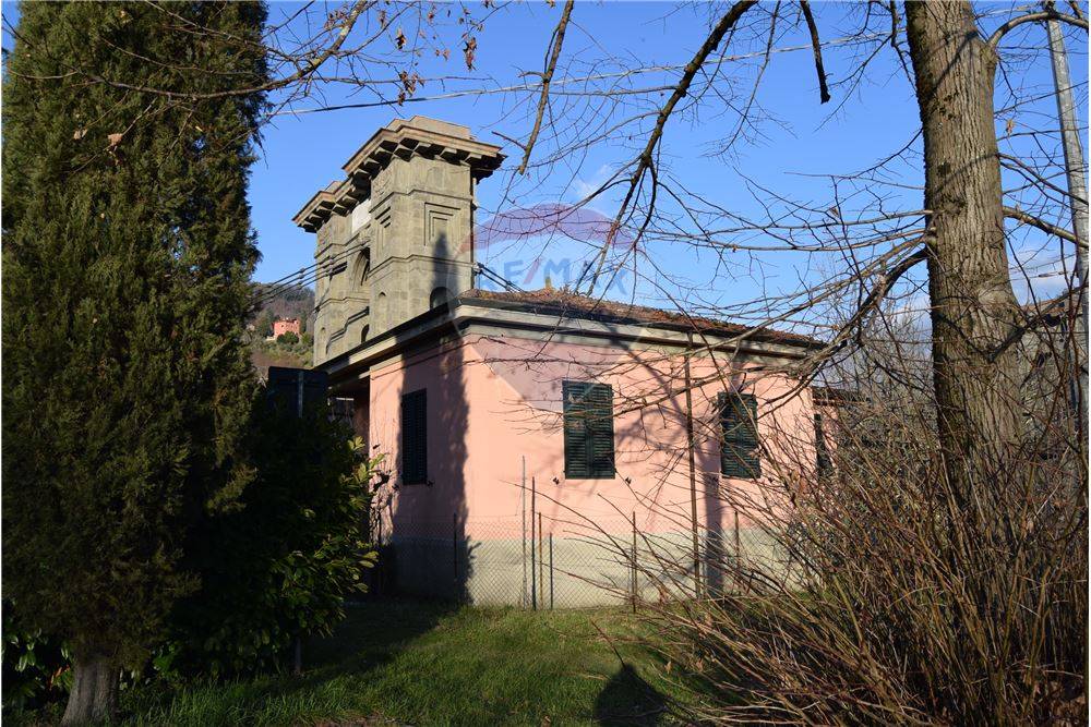 Villa BAGNI DI LUCCA vendita    RE/MAX Domus Consulting