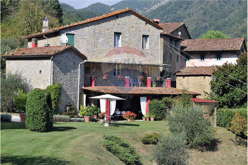 Rustico - Cascina BAGNI DI LUCCA vendita    RE/MAX Domus Consulting