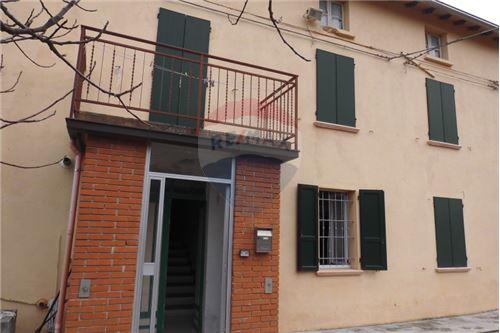 Rustico - Cascina PELLEGRINO PARMENSE vendita    RE/MAX Alfa