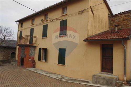 Rustico - Cascina PELLEGRINO PARMENSE vendita    RE/MAX Alfa