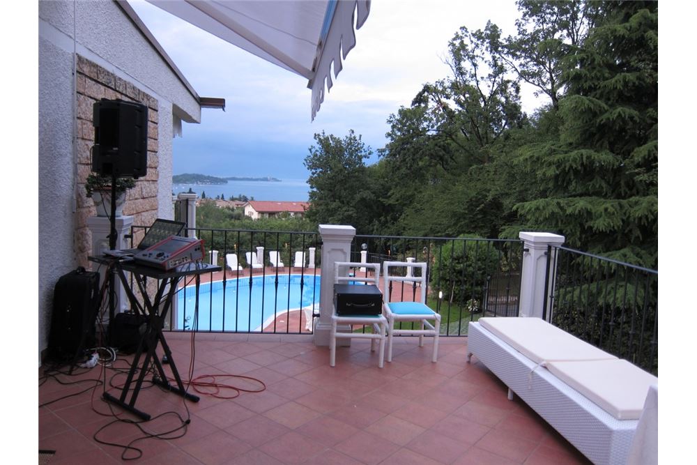 Villa MANERBA DEL GARDA vendita    RE/MAX Edilfin