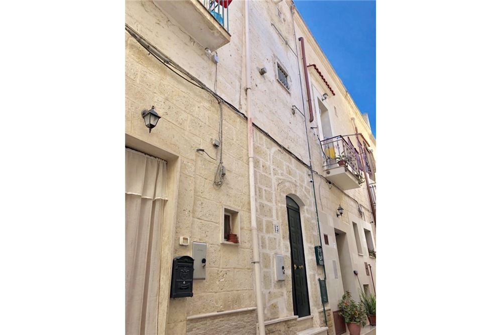  triggiano vendita quart:  re/max acquachiara
