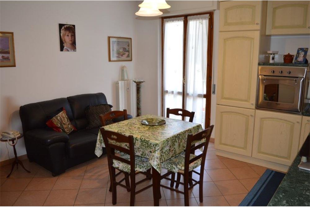 Appartamento CECINA vendita    RE/MAX Premiere