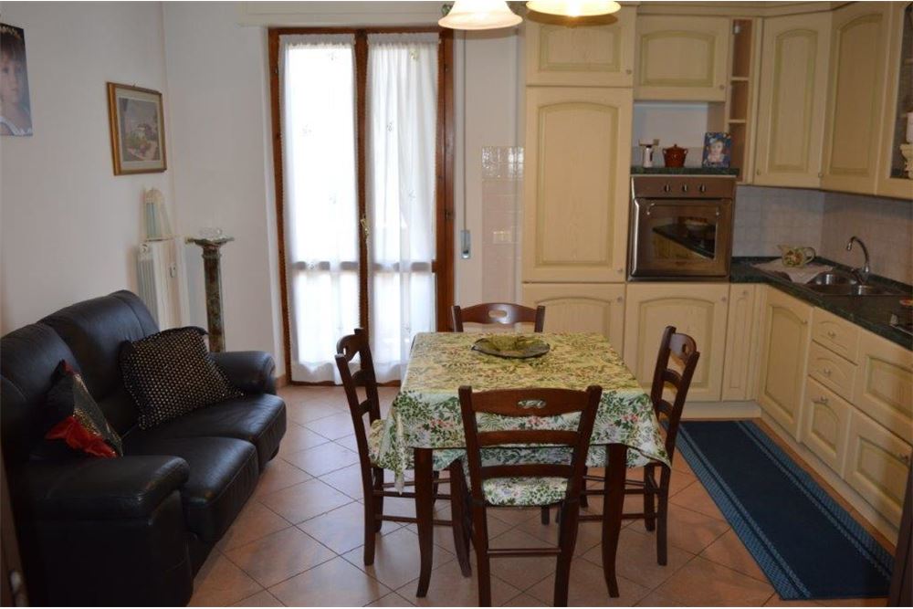 Appartamento CECINA vendita    RE/MAX Premiere