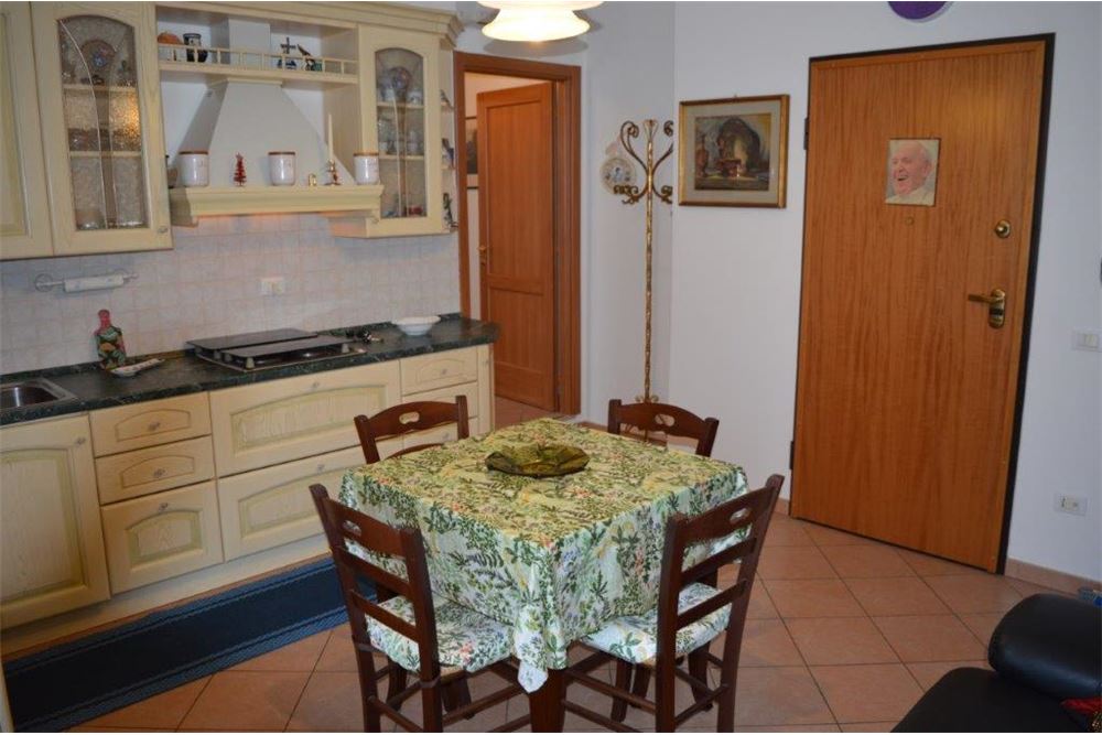 Appartamento CECINA vendita    RE/MAX Premiere