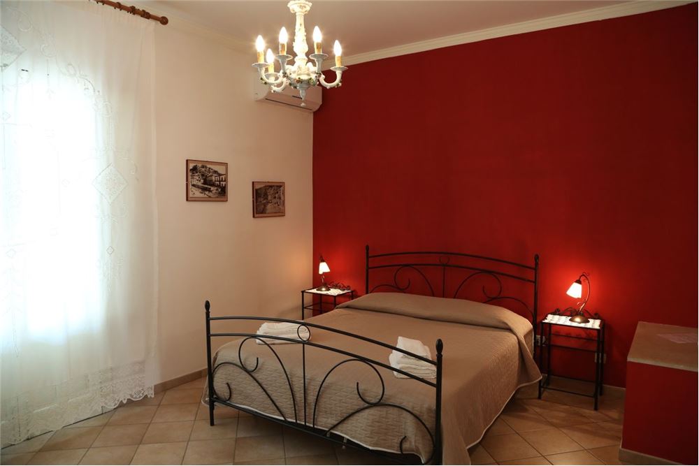Villa Unifamiliare - Indipendente SCICLI vendita  Centro Storico  RE/MAX Prima Classe
