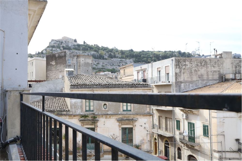 scicli vendita quart: centro storico re/max prima classe