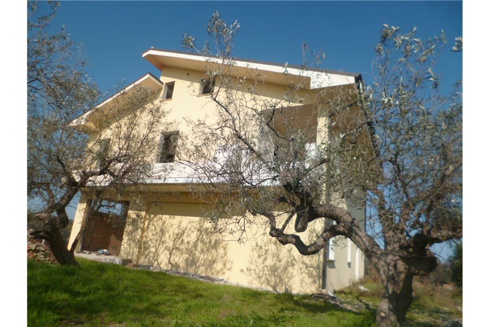 Villa Unifamiliare - Indipendente VASTO vendita  Vasto Paese  RE/MAX People