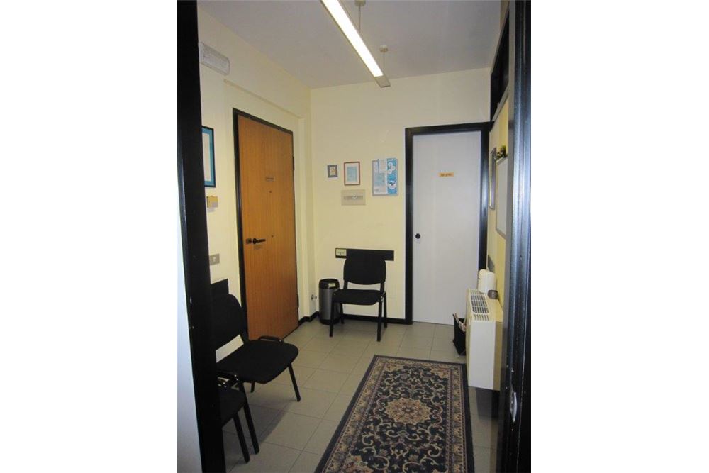 Ufficio - Loc.Com. PERUGIA affitto  Case Bruciate  RE/MAX Famosa