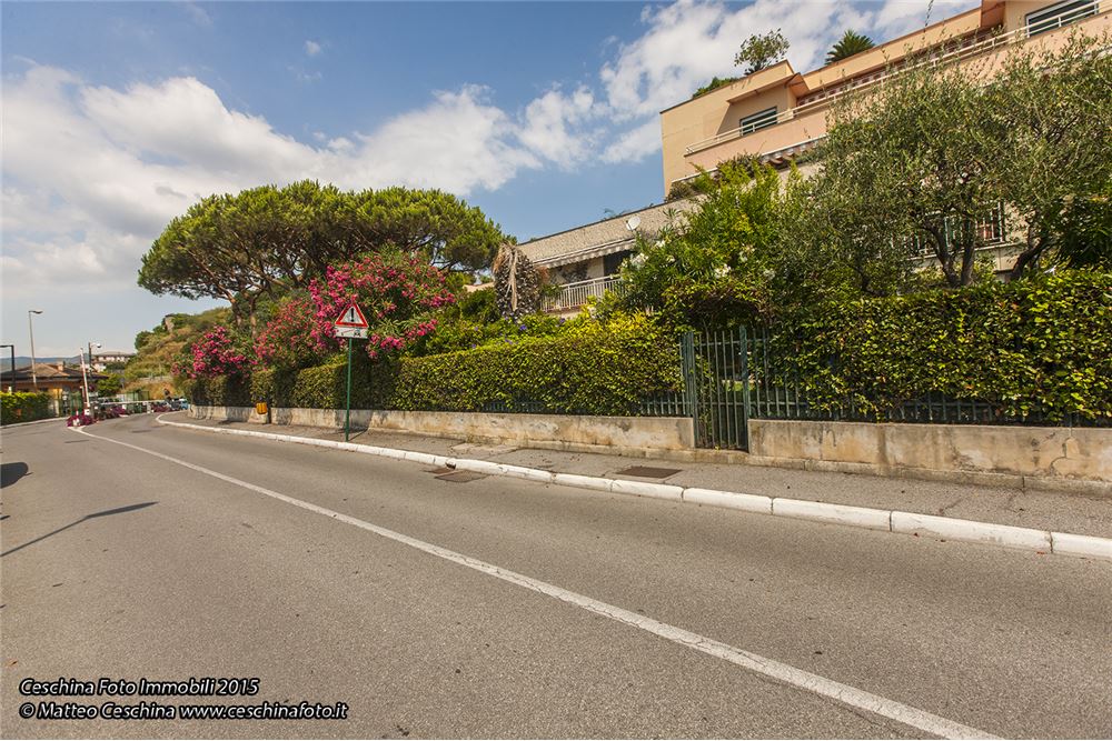 Appartamento ARENZANO vendita    RE/MAX Med