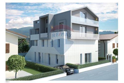 Appartamento VILLAFRANCA DI VERONA vendita    RE/MAX Top Elegance