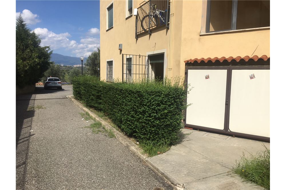  cosenza vendita quart:  re/max team