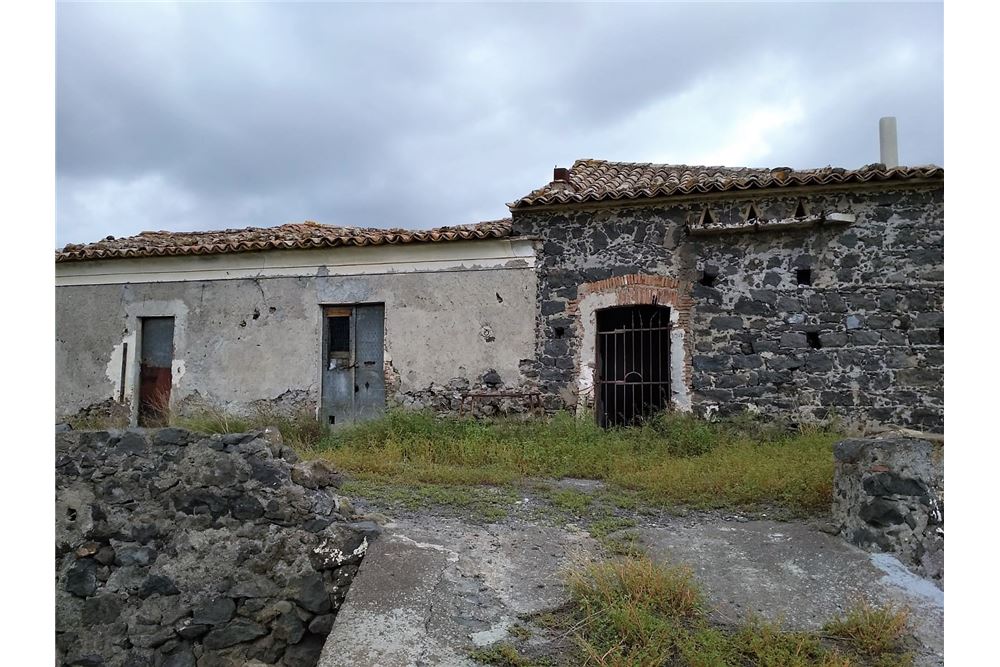 Rustico - Cascina PATERNÒ vendita    RE/MAX CasAffare