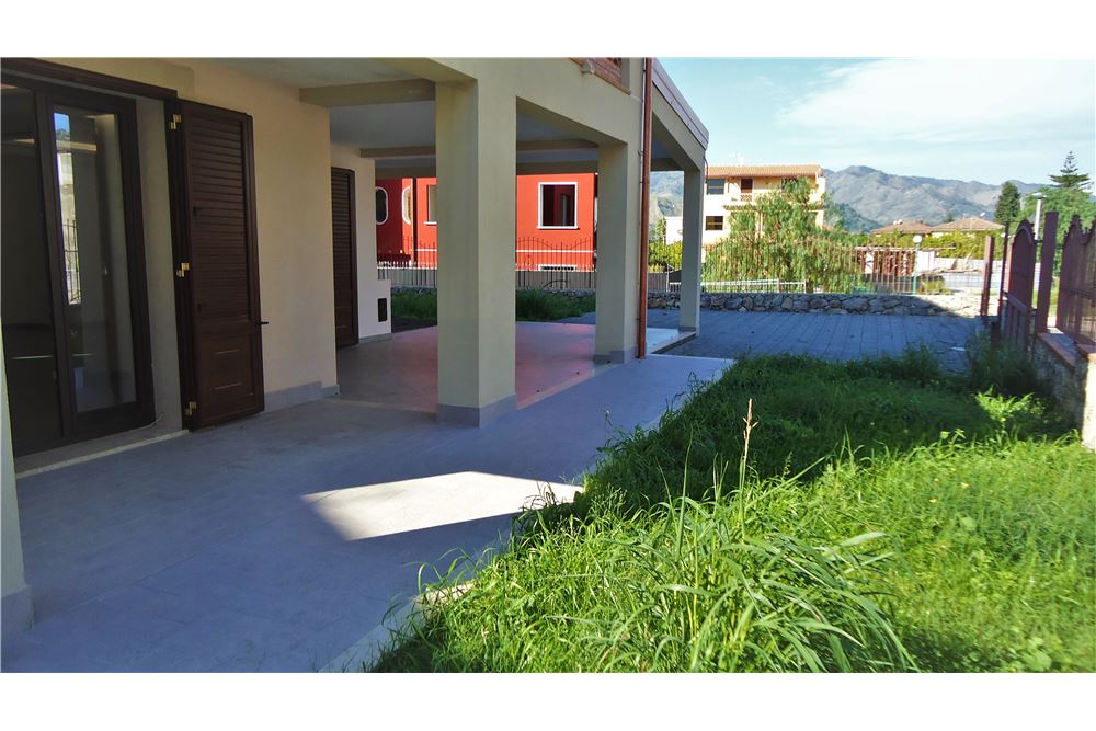 Villa TAORMINA vendita    RE/MAX Crea Casa