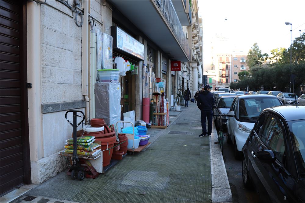 Negozio - Loc.Com. BARI vendita  Murat  RE/MAX Acquachiara