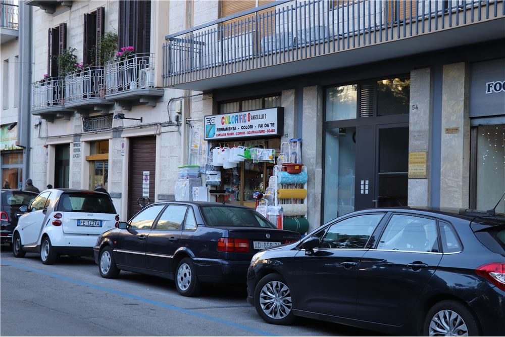 Negozio - Loc.Com. BARI vendita  Murat  RE/MAX Acquachiara