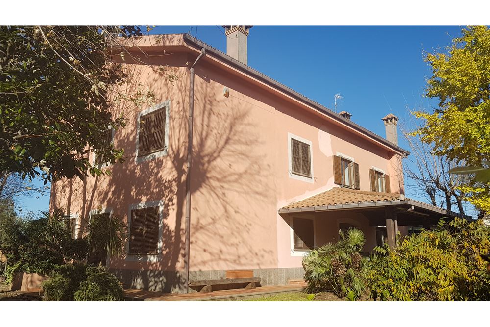 Villa Unifamiliare - Indipendente POMEZIA vendita  Centro  RE/MAX Belladomus