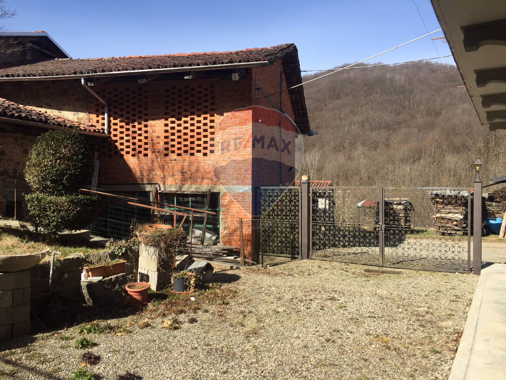 Villa Bifamiliare PETTINENGO vendita    RE/MAX Unit