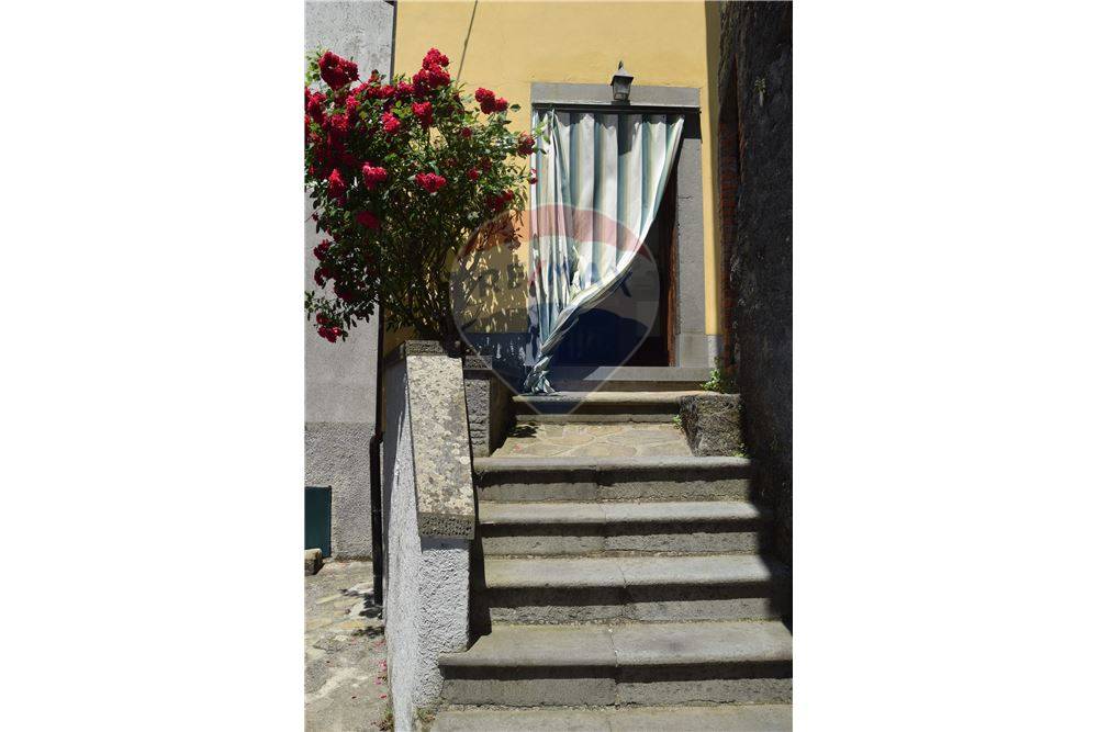  bagni di lucca vendita quart: lugliano re/max domus consulting