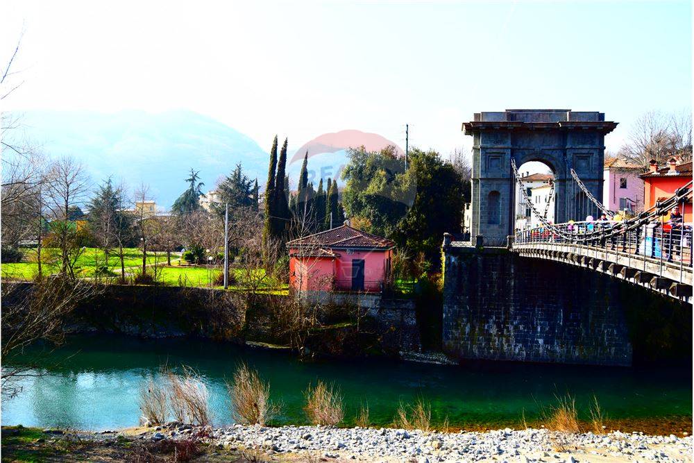 Villa BAGNI DI LUCCA vendita    RE/MAX Domus Consulting