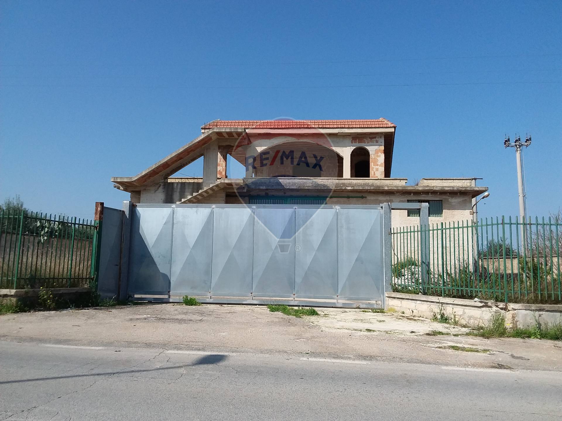 Capannone Commerciale BARI vendita  Ceglie del Campo  RE/MAX Acquachiara