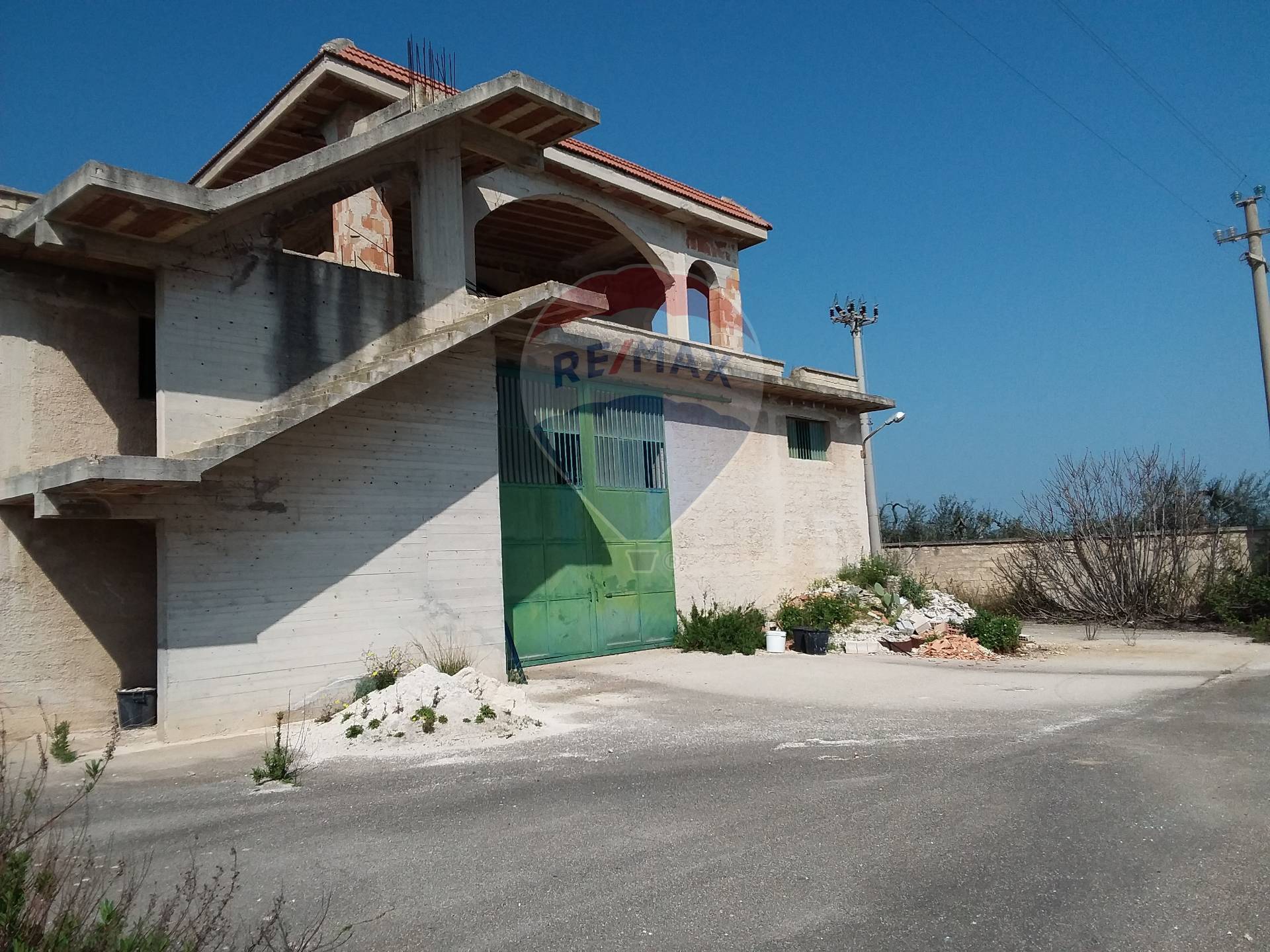 Capannone Commerciale BARI vendita  Ceglie del Campo  RE/MAX Acquachiara