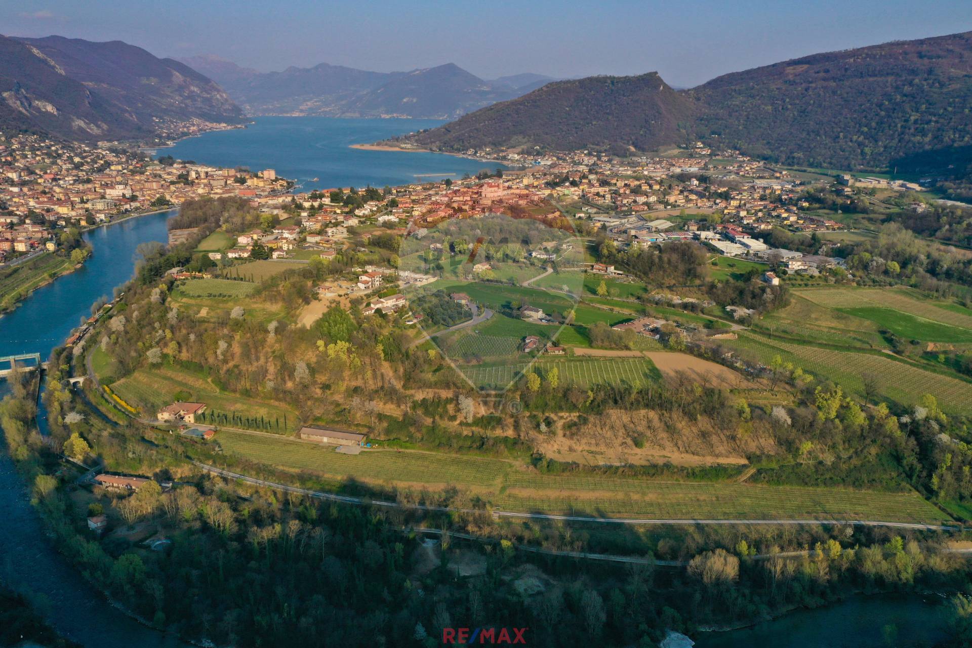  paratico vendita quart:  re/max edilfin
