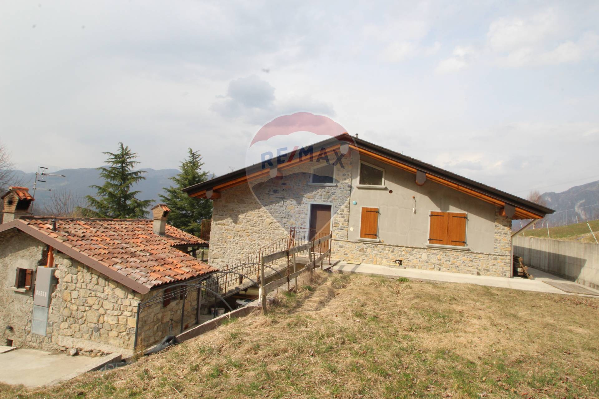 Villa Unifamiliare - Indipendente TALEGGIO vendita  Peghera  RE/MAX Expo