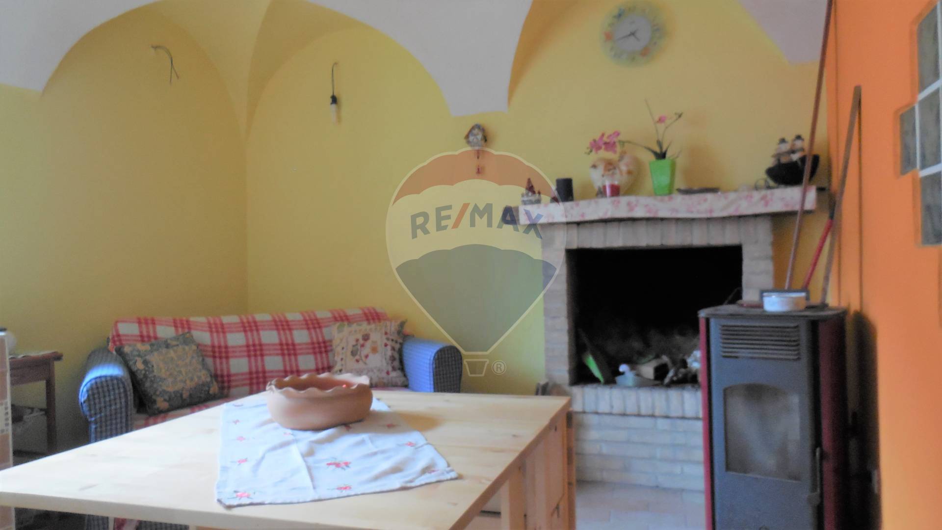 Villa Unifamiliare - Indipendente SCANNO vendita    RE/MAX Eagle