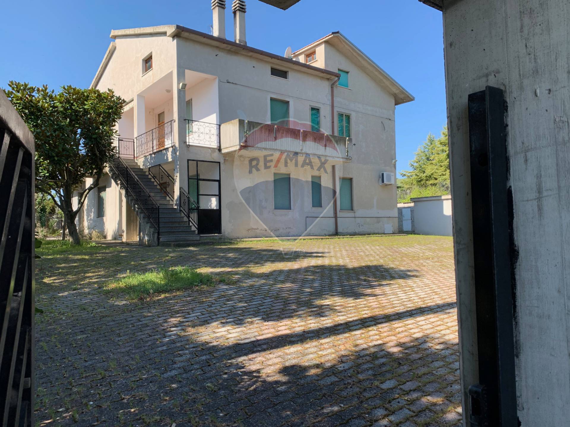 Villa Unifamiliare - Indipendente LANCIANO vendita    RE/MAX People