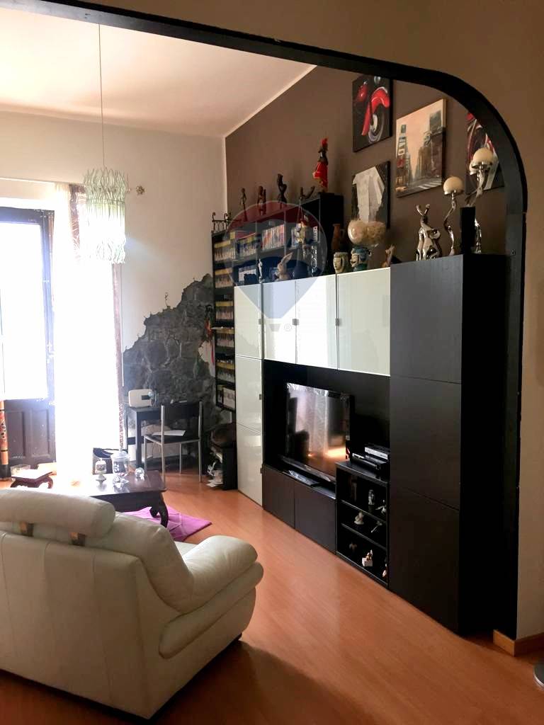  calatabiano vendita quart: lapide re/max domus nova
