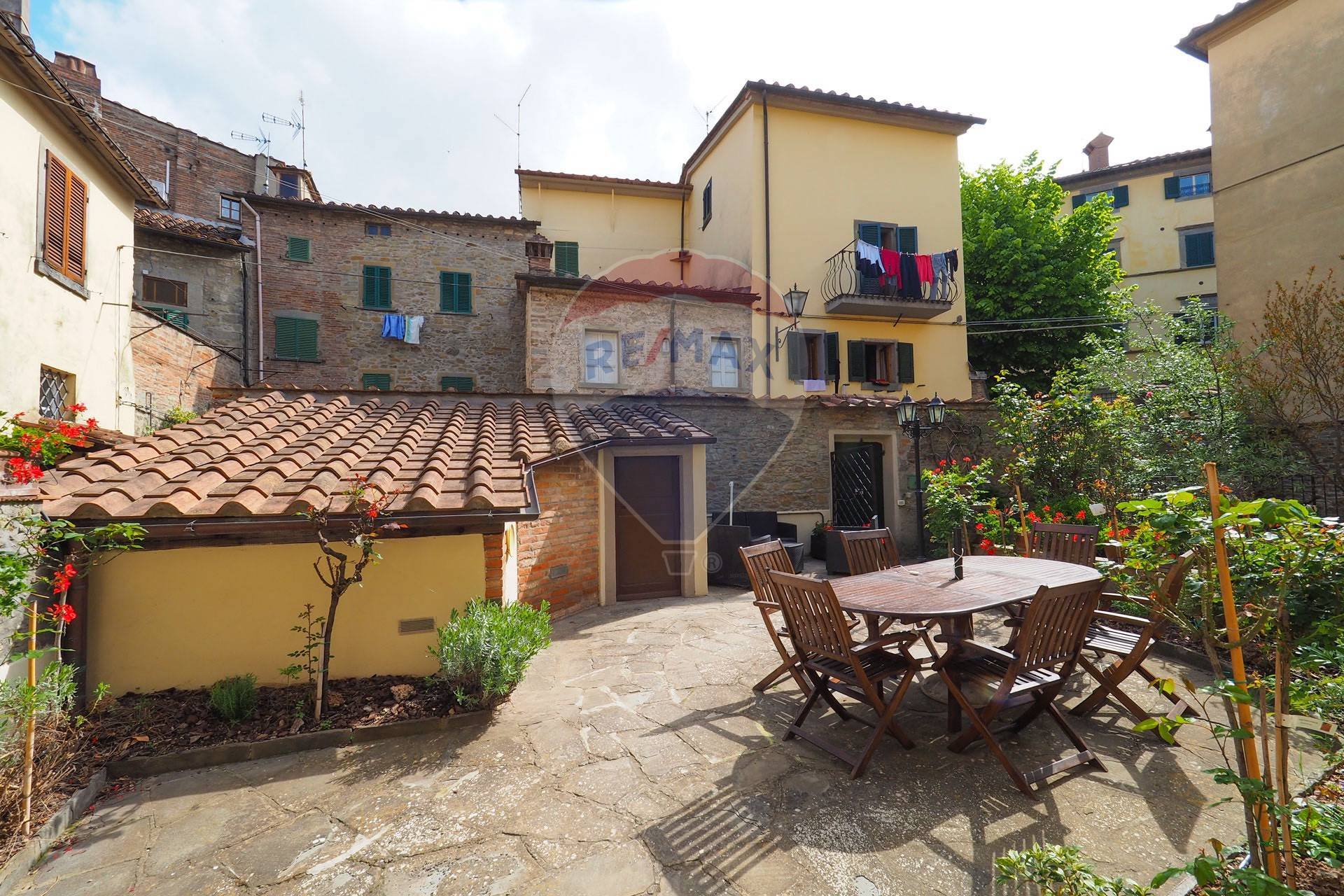  cortona vendita quart:  re/max famosa