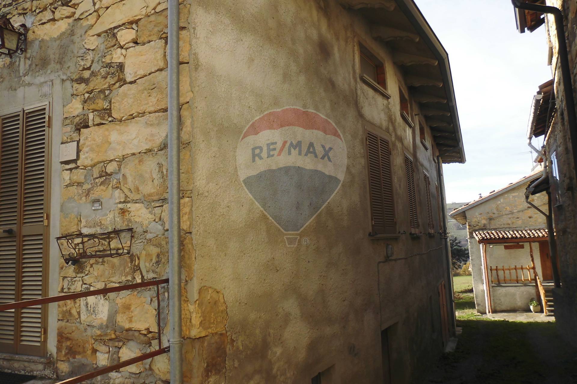 Rustico - Cascina PELLEGRINO PARMENSE vendita  Besozzola  RE/MAX Alfa